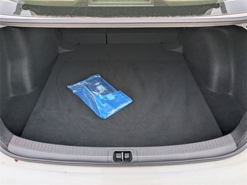 Used 2025 Toyota Corolla LE image 29