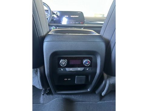 New 2026 Chevrolet Traverse High Country image 14