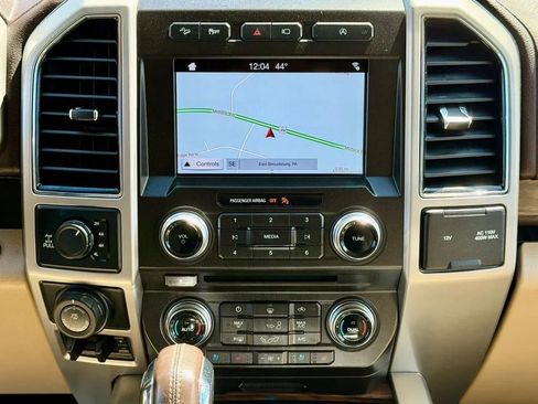 Used 2018 Ford F150 Lariat w/ Equipment Group 502A Luxury image 22