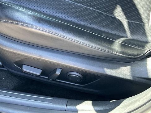 Used 2022 Hyundai Elantra Limited image 16