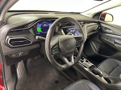 Used 2022 Chevrolet Bolt EUV LT w/ Convenience Package image 13