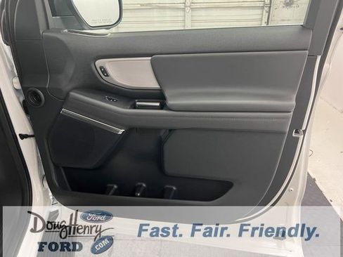 New 2026 Ford Expedition Active image 44