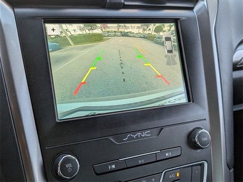 Used 2019 Ford Fusion SE image 21