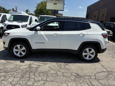 Used 2018 Jeep Compass Latitude w/ Safe & Security Group AWD/4WD image 9