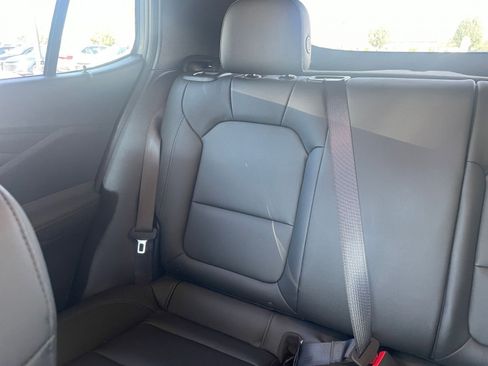 Used 2025 Buick Envista Sport Touring image 37