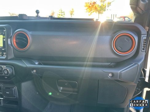 Used 2023 Jeep Gladiator Mojave w/ Cold Weather Group image 53