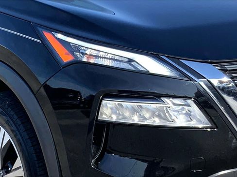 Used 2022 Nissan Rogue SV w/ SV Premium Package FWD image 25