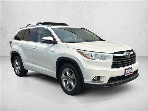 Used 2014 Toyota Highlander Limited Platinum AWD/4WD image 3