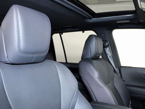 Used 2025 Lexus LX 700h Overtrail image 33
