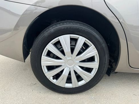 Used 2018 Toyota Corolla LE FWD image 7