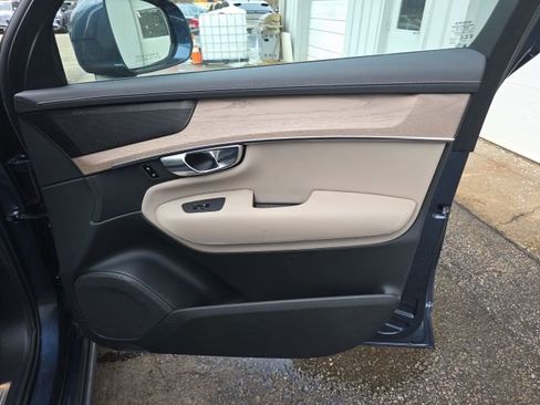 Certified 2025 Volvo XC90 B5 Plus image 16