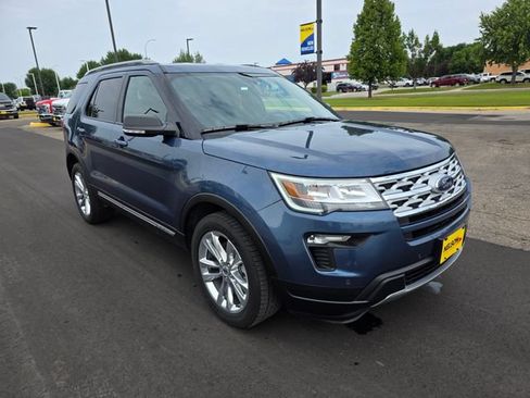 Certified 2019 Ford Explorer XLT w/ Equipment Group 202A AWD/4WD image 5