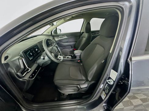 Used 2024 Kia Sportage LX image 13