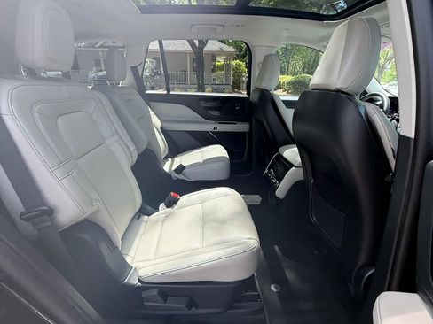 Used 2025 Lincoln Aviator Reserve w/ Illumination Package image 13