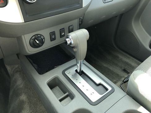 Used 2011 Nissan Frontier SV w/ SV Premium Utility Pkg image 26