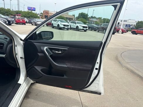 Used 2013 Nissan Altima 2.5 S FWD image 21