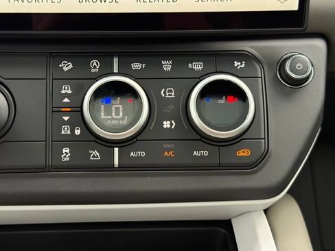 New 2026 Land Rover Defender 110 X-Dynamic SE AWD/4WD image 23