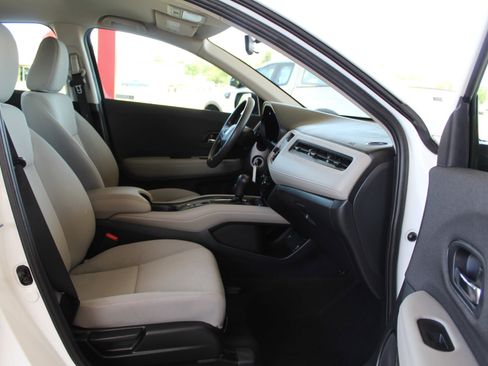 Used 2022 Honda HR-V LX image 14