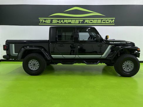Used 2024 Jeep Gladiator Sport AWD/4WD image 11