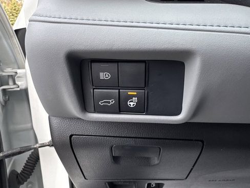 Used 2021 Toyota Highlander Limited image 24