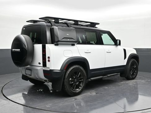 Used 2023 Land Rover Defender 110 S image 5