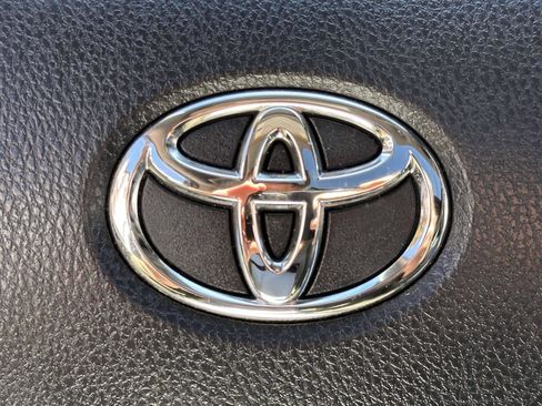 Used 2022 Toyota Camry XSE image 26