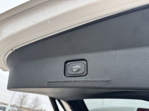 Used 2018 Ford Explorer Limited image 29