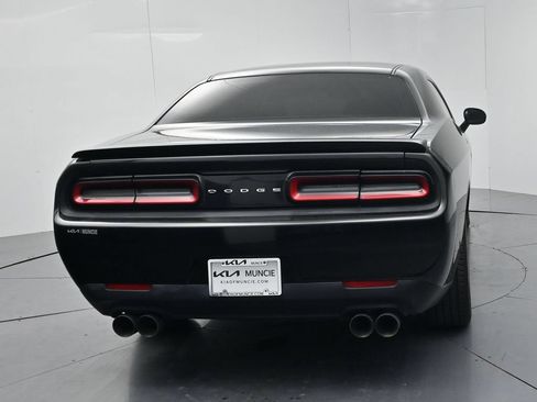 Used 2016 Dodge Challenger R/T RWD image 7