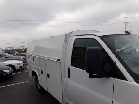 Used 2019 Chevrolet Express 3500 w/ Power Convenience Package RWD image 35