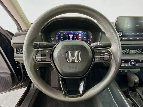 Certified 2025 Honda Accord LX image 9