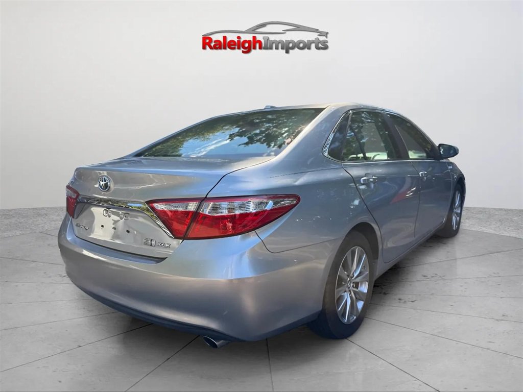 Used 2015 Toyota Camry XLE w/ Moonroof Package FWD image 5