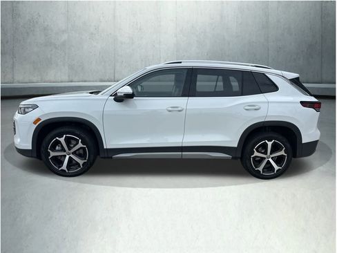New 2026 Volkswagen Tiguan SE image 2