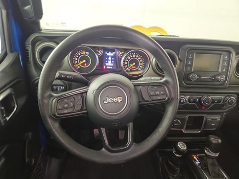 Used 2021 Jeep Gladiator Sport image 14