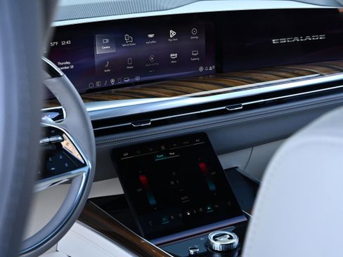 Used 2025 Cadillac Escalade Sport Platinum w/ LPO, Floor Liner Package image 46