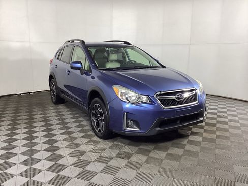 Used 2017 Subaru Crosstrek 2.0i Limited image 1
