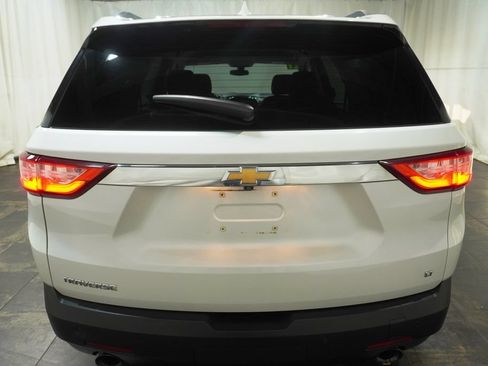 Used 2021 Chevrolet Traverse LT FWD image 5
