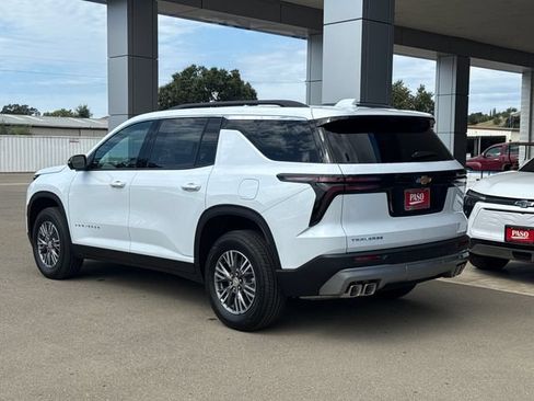 New 2026 Chevrolet Traverse LT w/ Driver Confidence Package FWD image 5