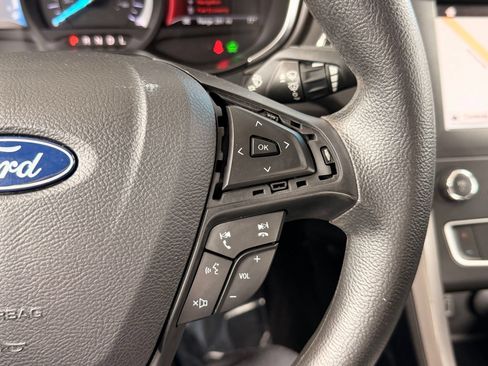 Used 2019 Ford Fusion SE FWD image 25