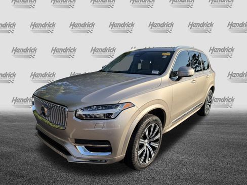 Used 2024 Volvo XC90 B5 Core w/ Climate Package AWD/4WD image 5