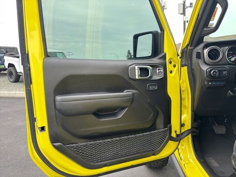 Used 2023 Jeep Wrangler Unlimited Rubicon 4xe w/ Cold Weather Group AWD/4WD image 23