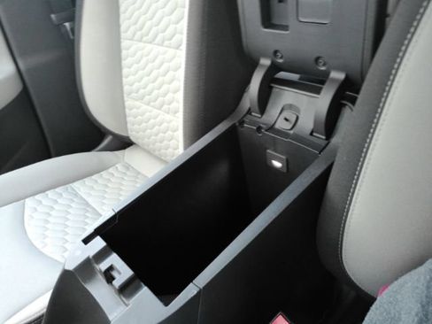 Used 2019 Chevrolet Equinox LT FWD image 46