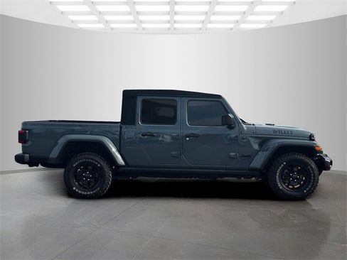 Certified 2024 Jeep Gladiator Sport image 8