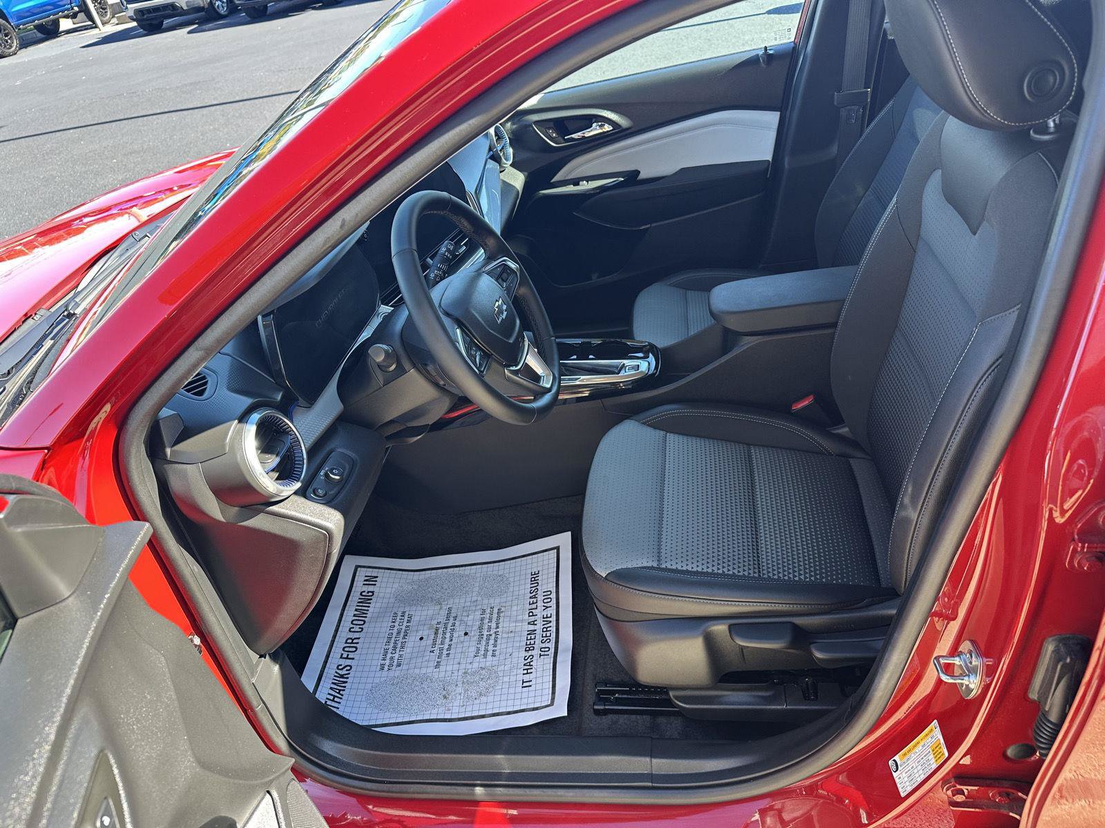 Used 2026 Chevrolet Trax LT w/ Driver Confidence Package FWD image 21