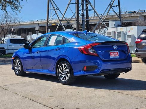 Used 2018 Honda Civic EX image 4