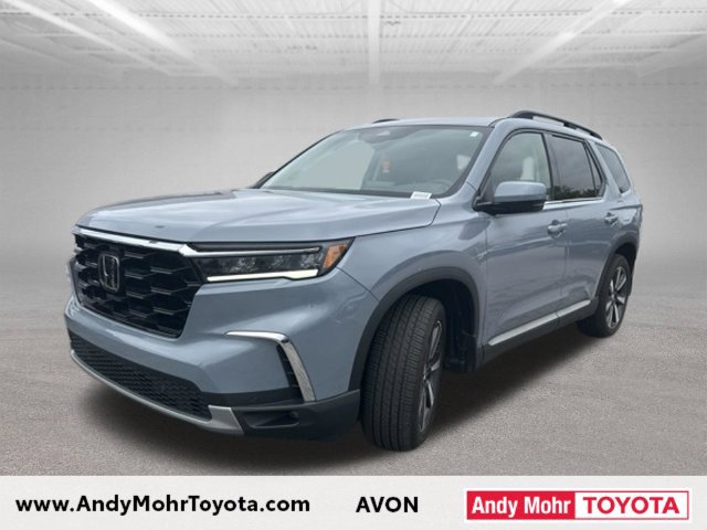 Used 2025 Honda Pilot Touring image 4