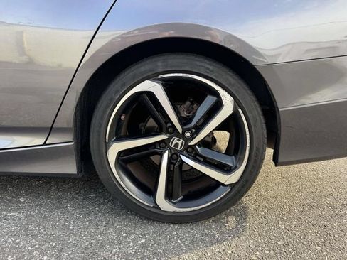 Used 2019 Honda Accord Sport image 12