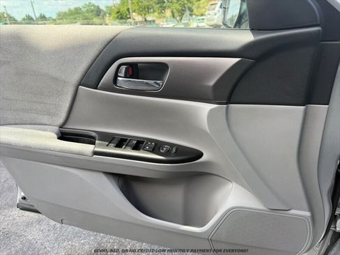 Used 2013 Honda Accord LX image 23