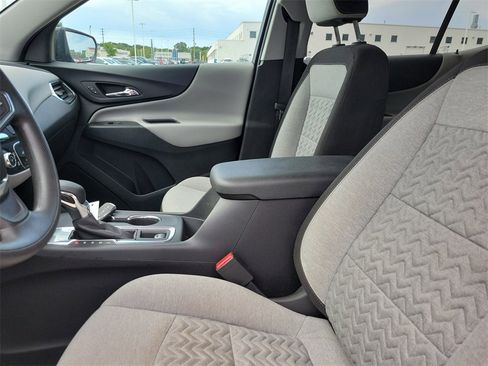 Used 2022 Chevrolet Equinox LS w/ LS Convenience Package image 17