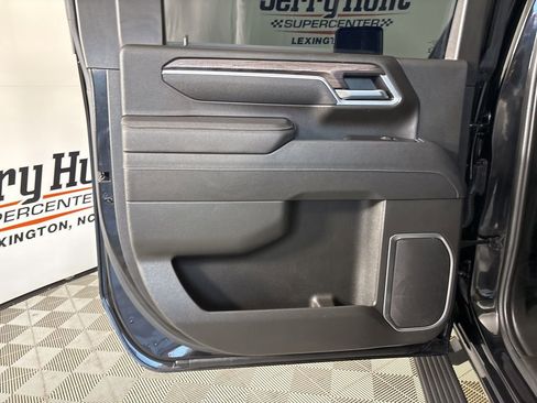 Used 2025 Chevrolet Silverado 3500 LTZ w/ LTZ Premium Package image 20