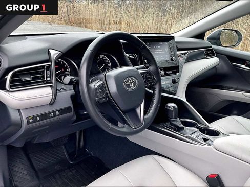 Used 2024 Toyota Camry SE image 18